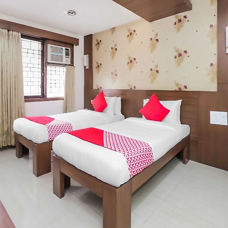 Oyo 17278 Hotel Srinivas Mangalore Bagian luar foto